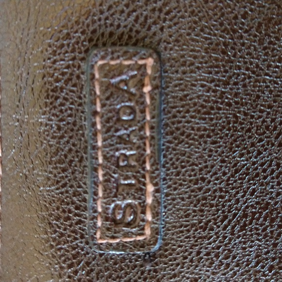 VGUC. Vintage Strada wristlet. - Picture 3 of 7